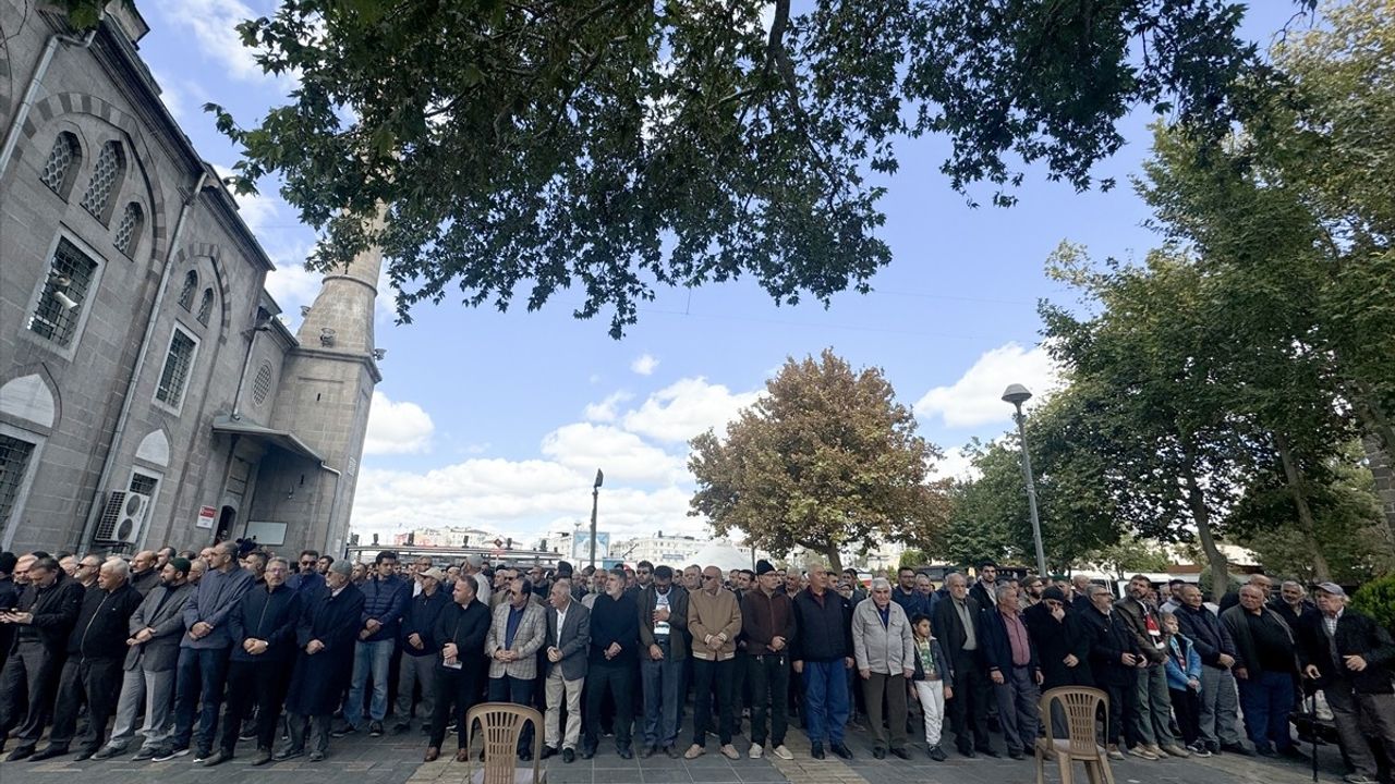 Kayseri'de Yahya Sinvar için Gıyabi Cenaze Namazı