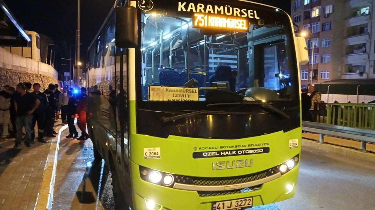 Kocaeli'de Halk Otobüsünde Bıçaklı Saldırı: Bir Kişi Hayatını Kaybetti