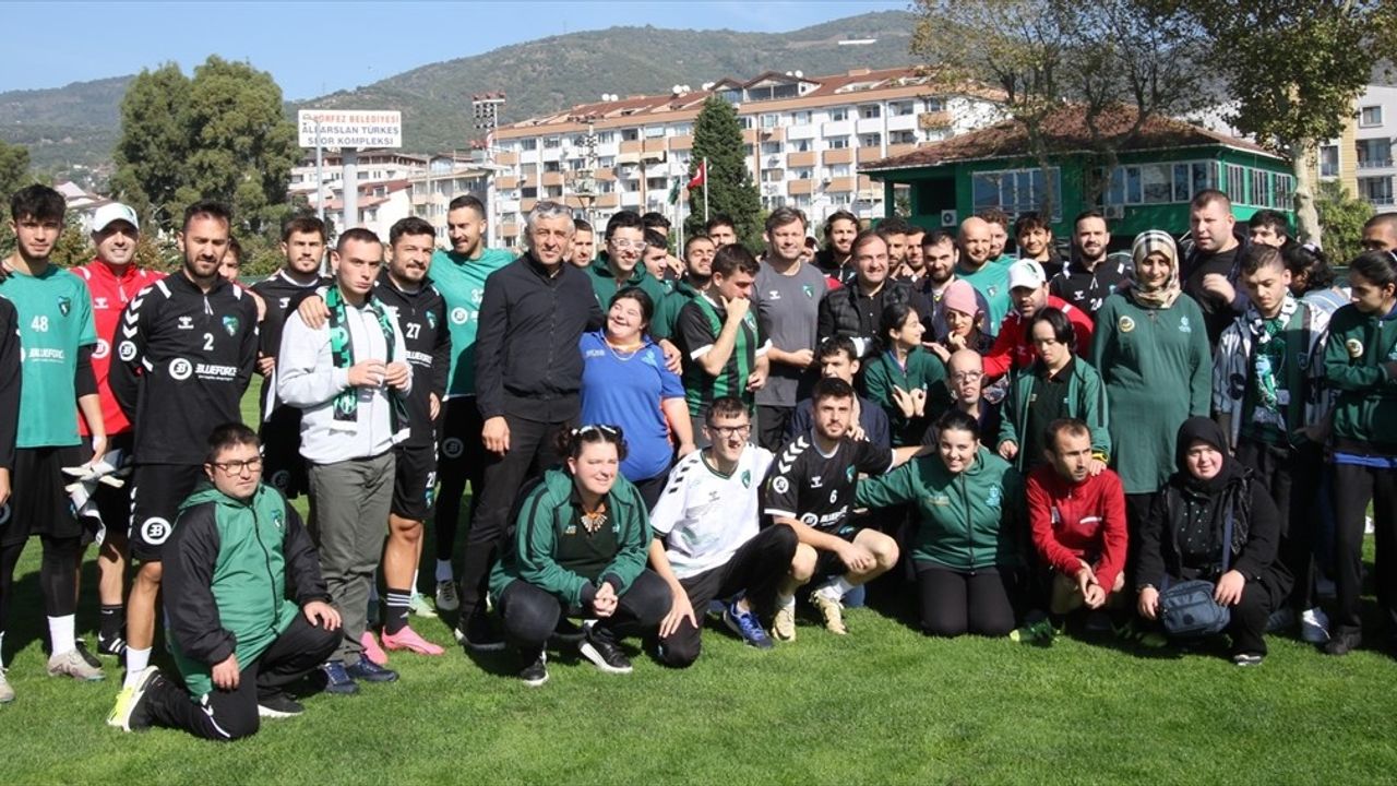 Kocaelispor'dan Özel Gereksinimli Çocuklara Moral Ziyareti