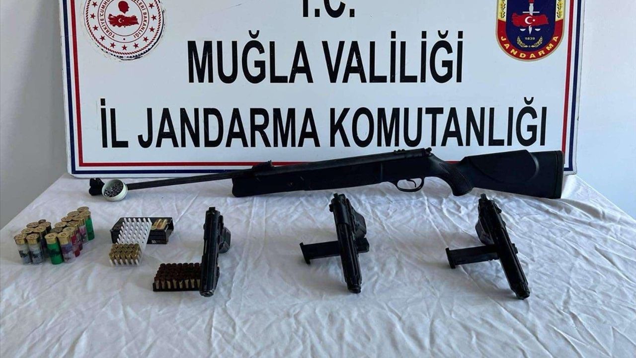 Muğla'da Ruhsatsız Silah ve Uyuşturucu Operasyonu