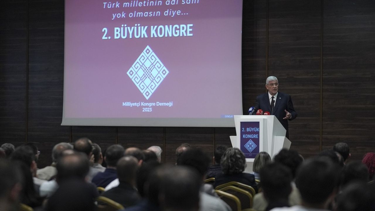 Müsavat Dervişoğlu'ndan Siyasette Milliyetçilik Mesajı