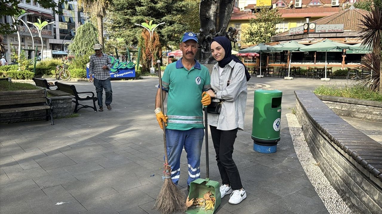 Rize'de Temizlik Görevlisine Doğum Günü Sürprizi