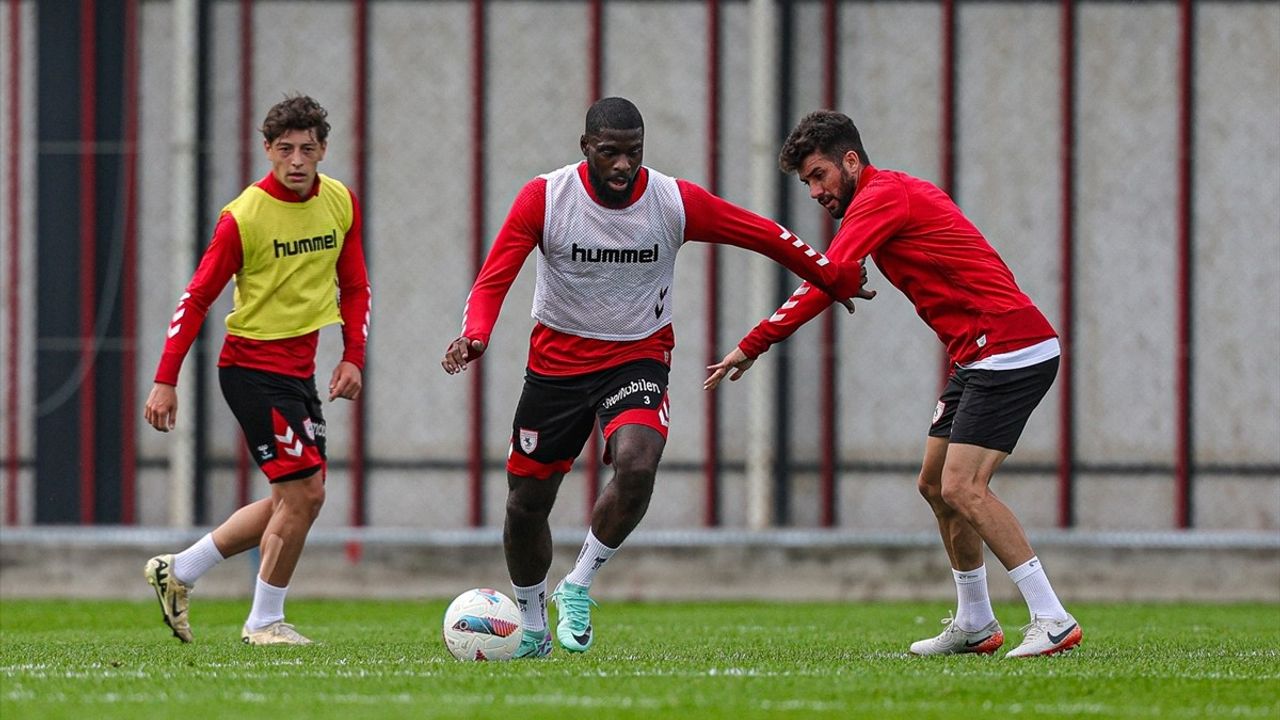 Samsunspor Adana Demirspor Maçı İçin Hazırlıklarını Sürdürüyor