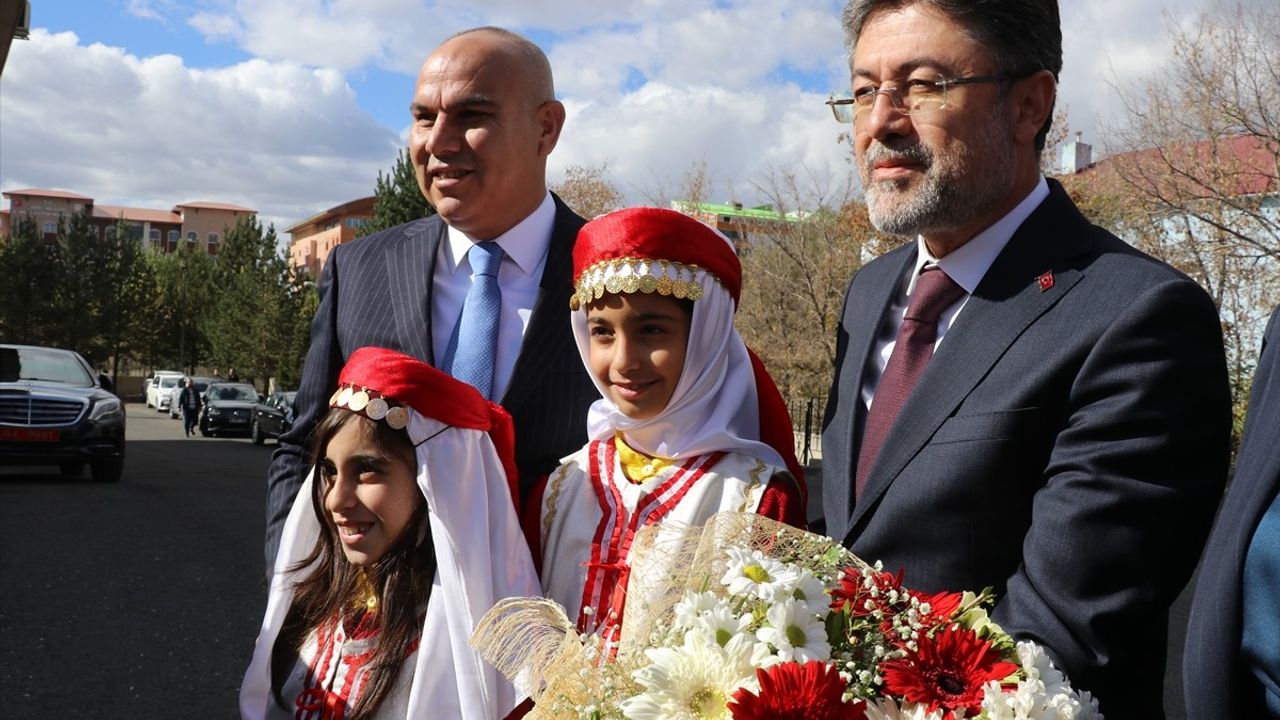 Tarım ve Orman Bakanı Yumaklı Ağrı'da Temaslarda Bulundu