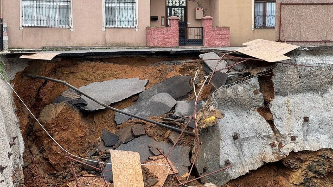 Üsküdar'daki İnşaat Faciası: Sakinler ve Çalışanlar Arasında Arbede