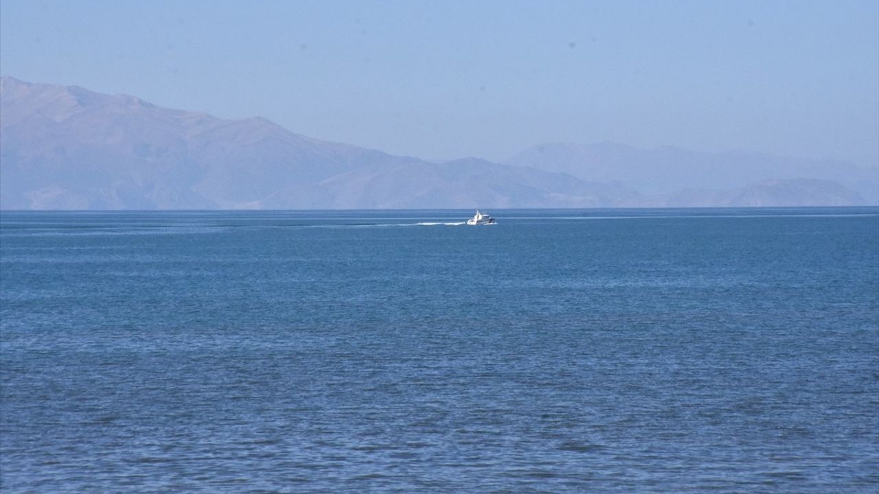 Van'da Kaybolan Öğrenci İçin Arama Çalışmaları Devam Ediyor