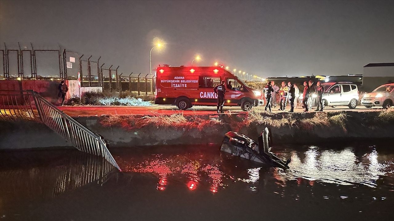 Adana'da Otomobil Sulama Kanalına Düştü: 4 Yaralı