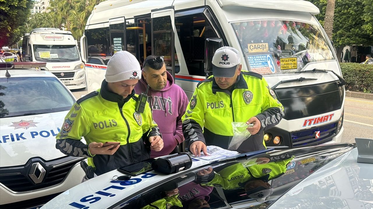 Adana'da Sivil Trafik Denetimi