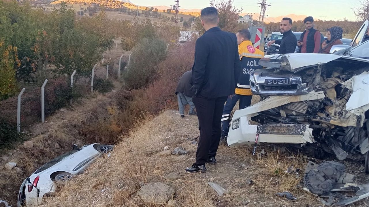 Adıyaman'da Zincirleme Trafik Kazası: 10 Yaralı