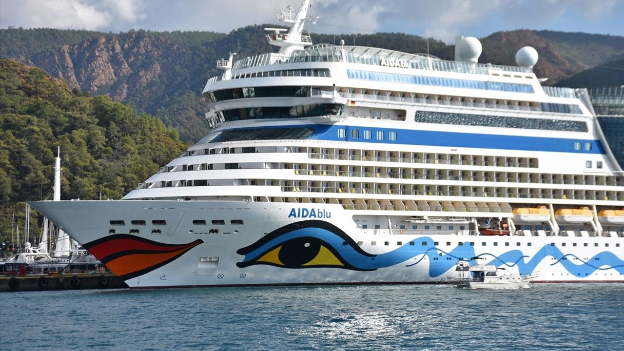 Aida Blu Yolcu Gemisi Marmaris'e Ulaştı