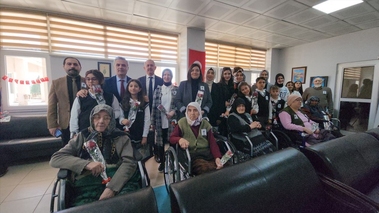 Amasya'da Atatürk Anma Etkinliği: Gençler ve Yaşlılar Bir Araya Geldi