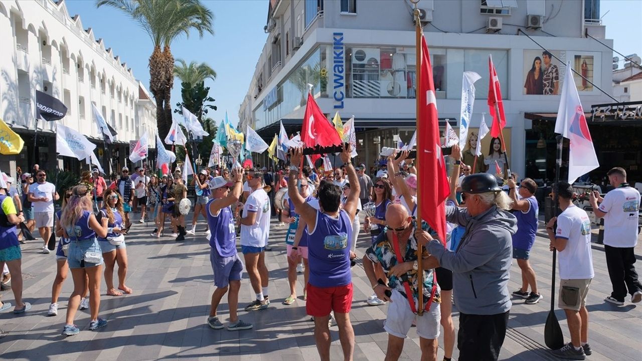 Antalya'da 2. Uluslararası Kürek Sörfü Kupası Heyecanı Başladı