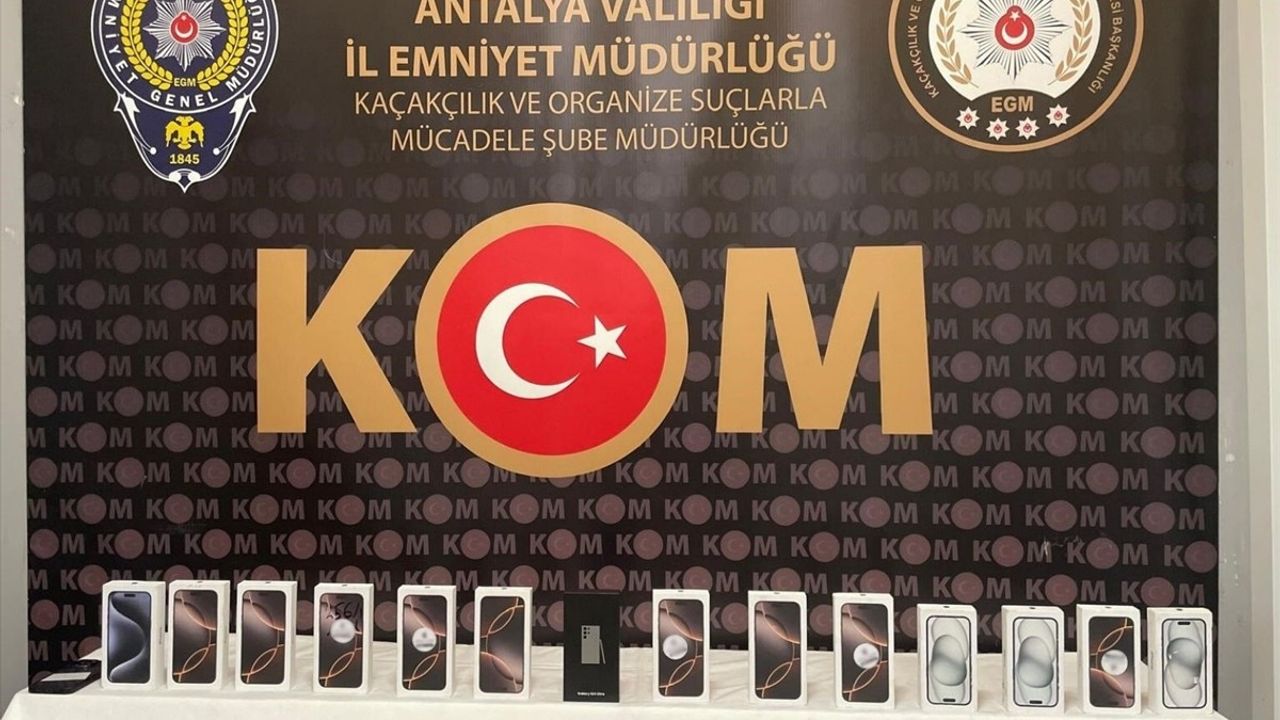 Antalya'da Kaçakçılık Operasyonu: 11 Gözaltı