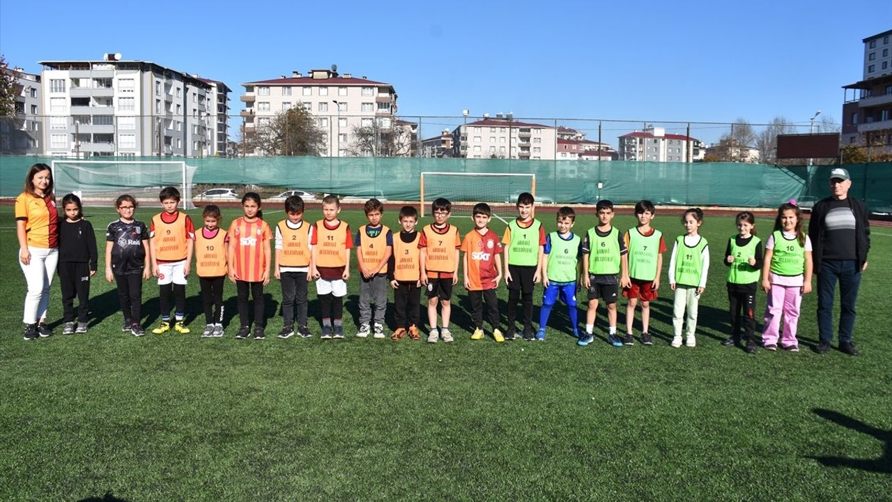 Artvin'de 13. Grassroots Herkes İçin Futbol Şenliği Başladı