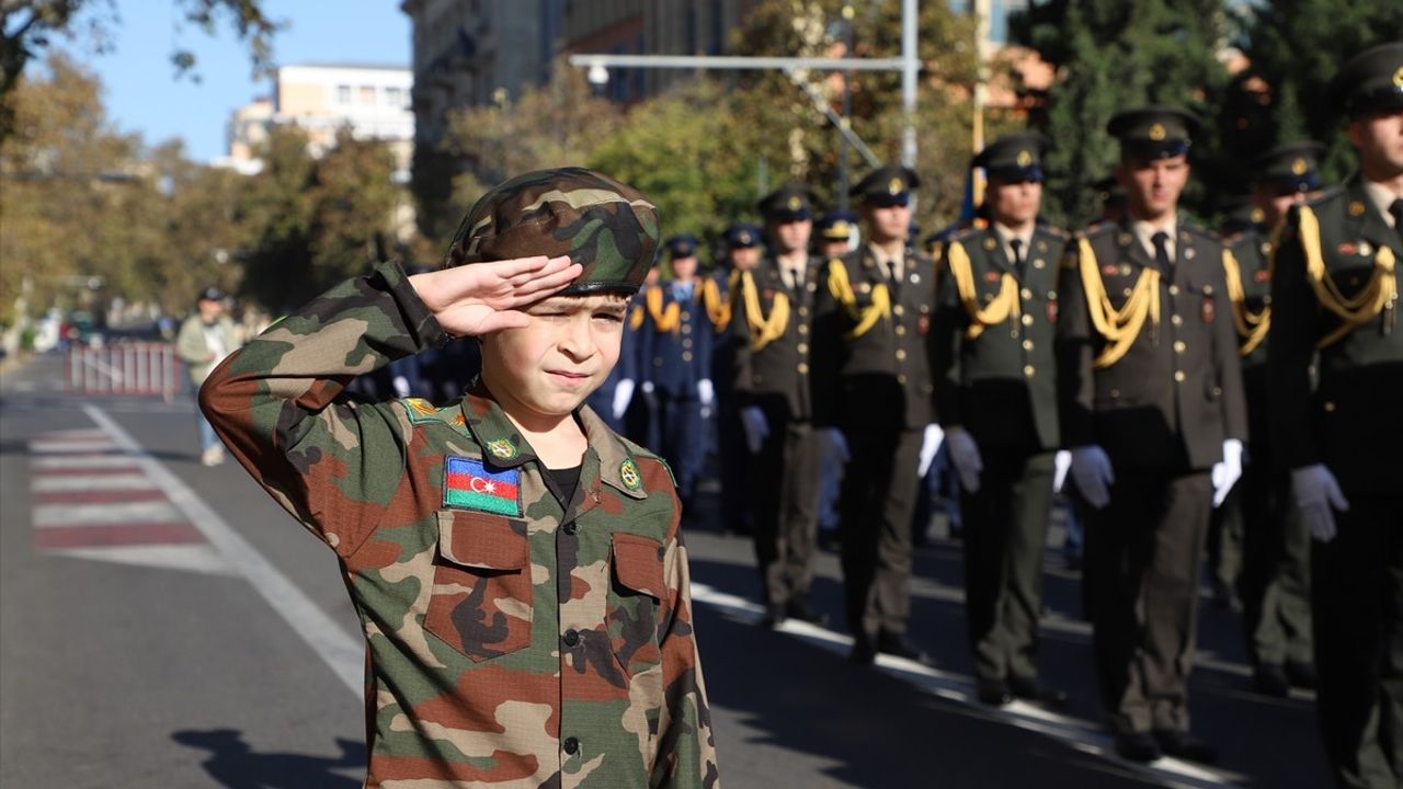 Azerbaycan'da Karabağ Zaferi'nin Dördüncü Yıldönümü Coşkuyla Kutlandı