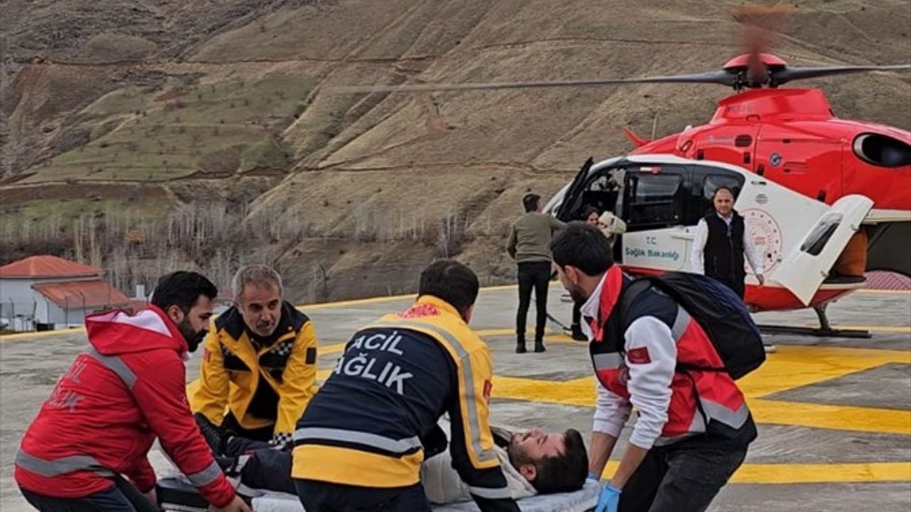 Bahçesaray'dan Van'a Ambulans Helikopterle Hasta Nakli