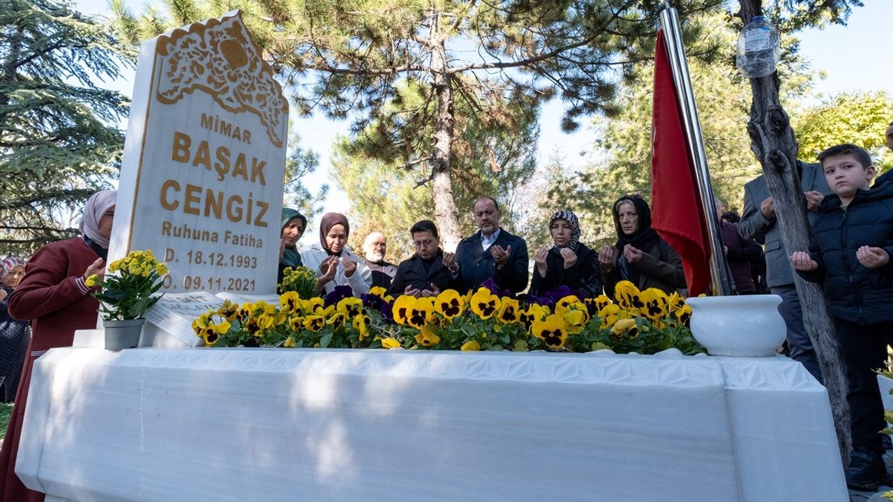 Başak Cengiz'in Kabri Ziyaret Edildi