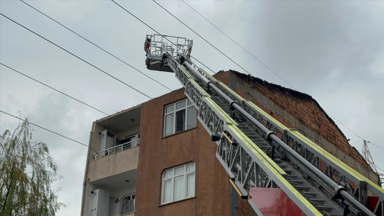 Başakşehir'de Yangın Panik Yarattı