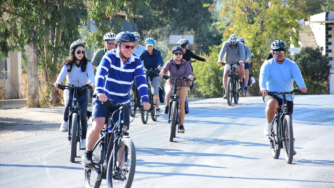 Bodrum'da Doğa ile Buluşan Kruvaziyer Turistler: Bisiklet Turları