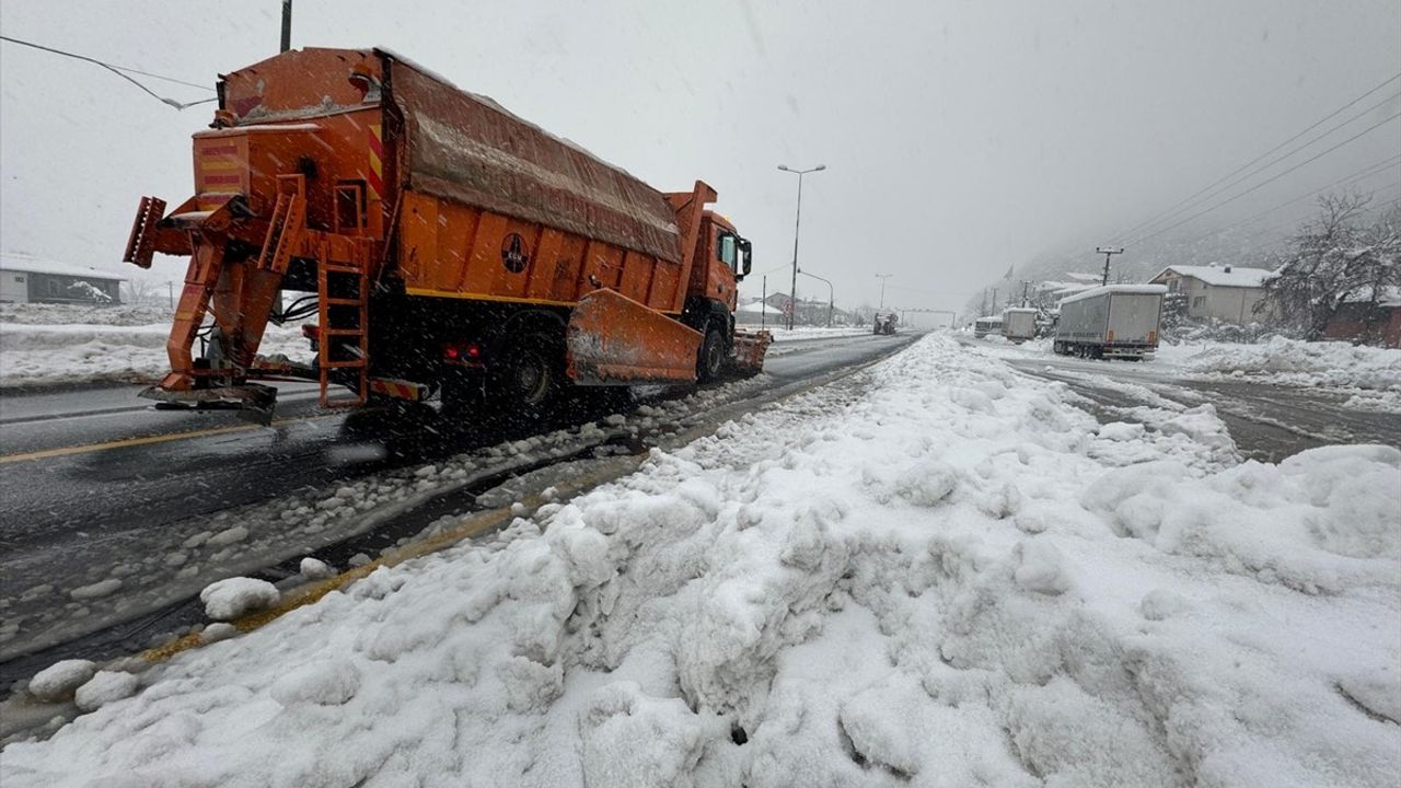 Bolu Dağı'nda D-100 Kara Yolu Ulaşıma Kapandı