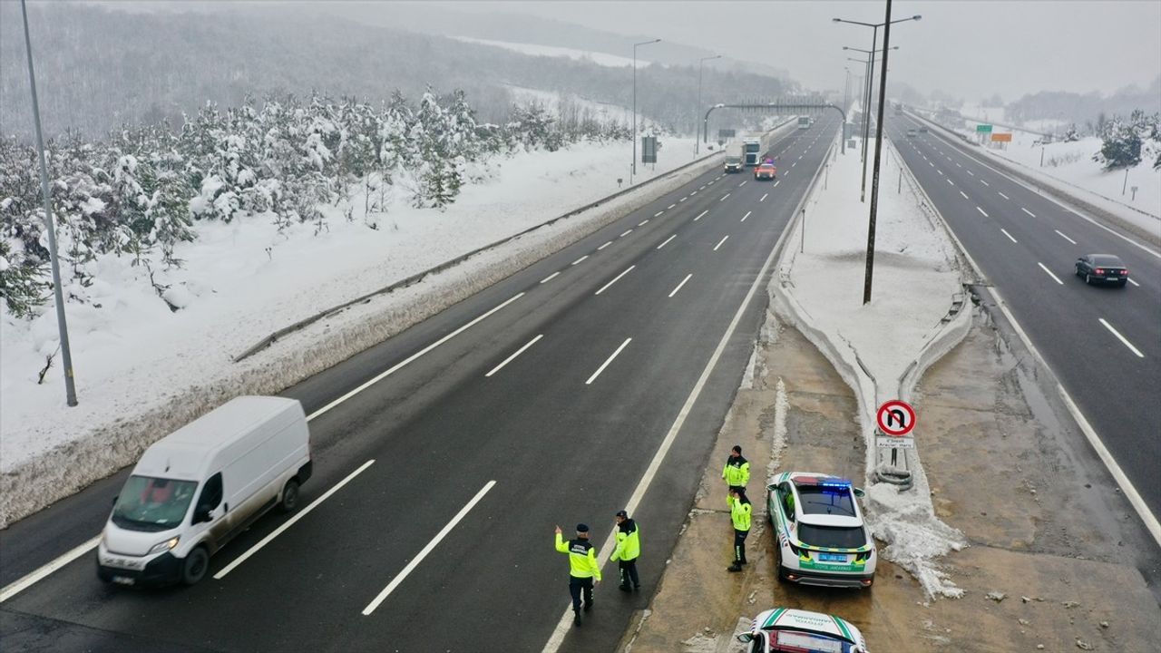 Bolu Dağı Tüneli Kapatılıyor: Kar Temizleme Çalışmaları Başlıyor