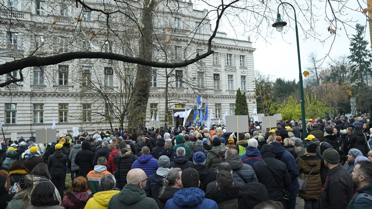 Bosna Hersek'te Sendikalardan Maaş Artışı İçin Protesto