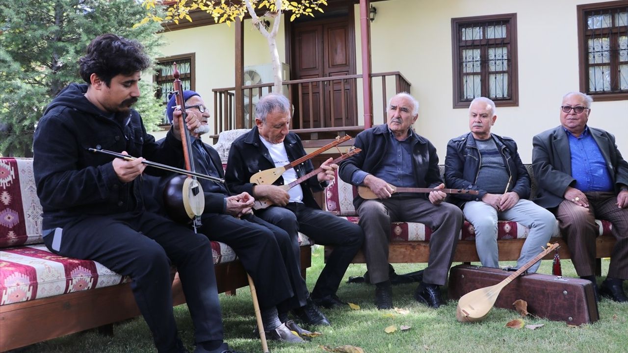 Burdur'da Yöresel Müzik Dinletisi Gerçekleşti