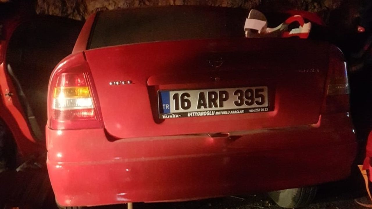 Bursa'da Cenaze Töreni Öncesi Trafik Kazası: Baba ve Oğul Huzurla Uğurlandı