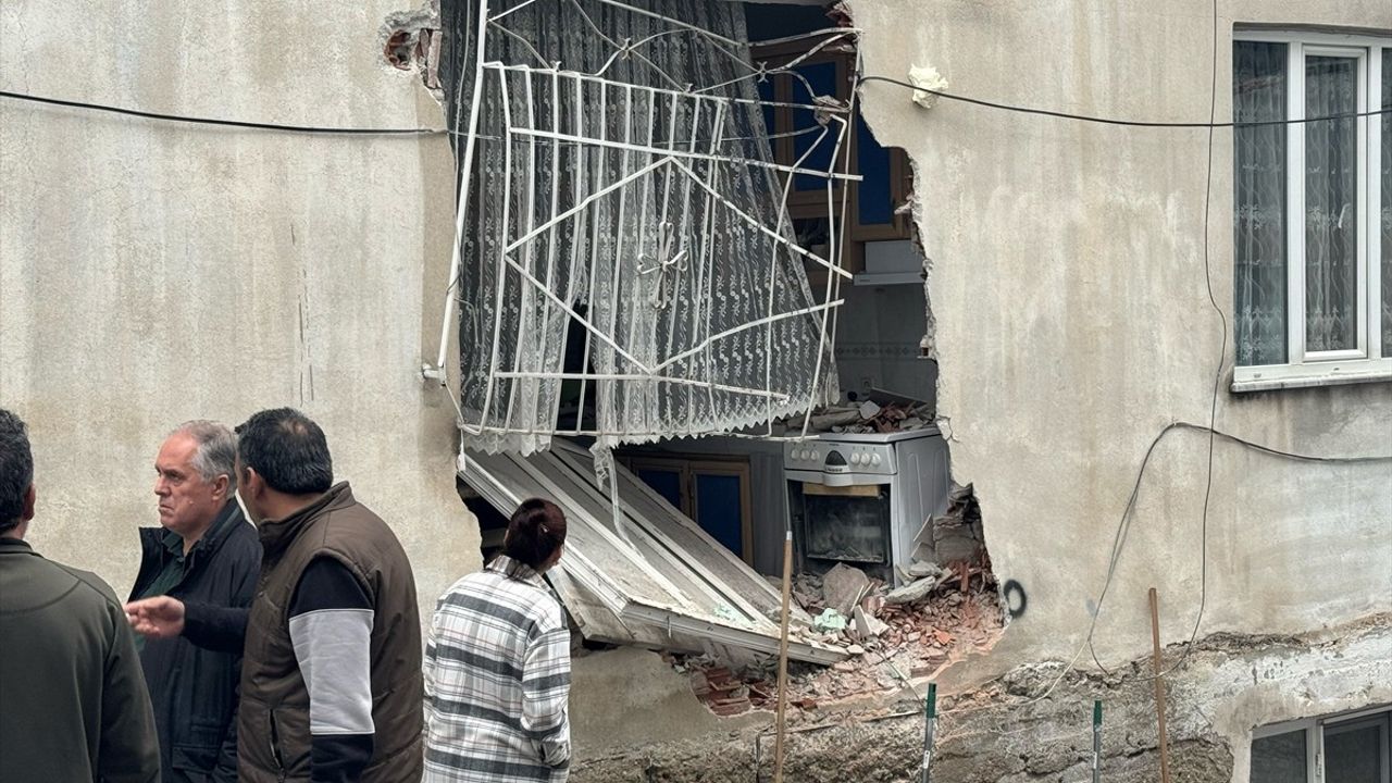 Bursa'da Freni Boşalan Kamyonun Feci Kazası