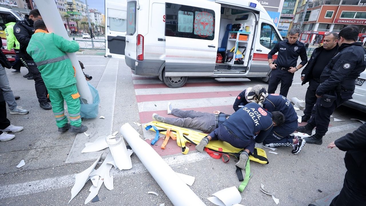 Bursa'da Lodos Nedeniyle Yağmur Borusu Düşmesi: Bir Yaralı