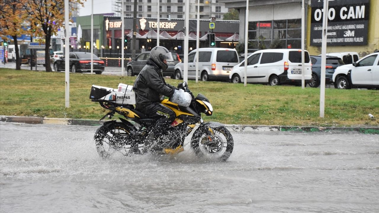 Bursa'da Lodosun Ardından Şiddetli Yağış