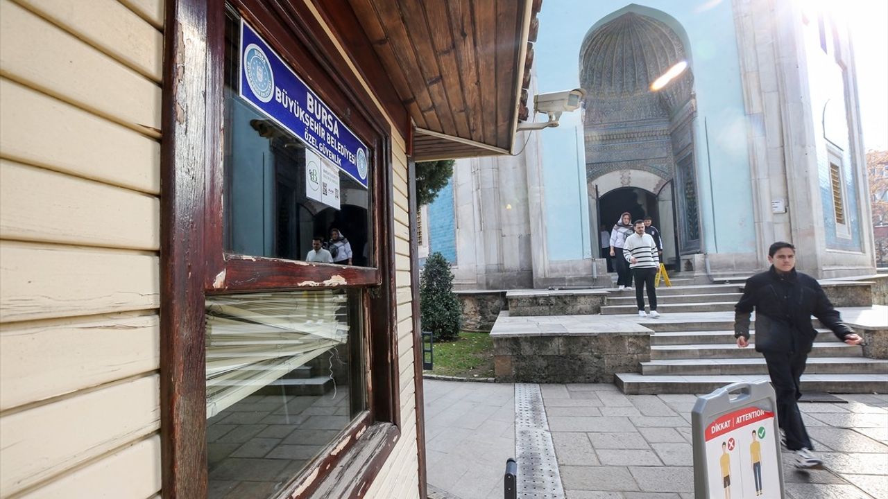 Bursa'da Tarihi Camilerde Güvenlik Krizi