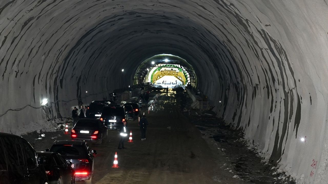 Çamlıhemşin Tüneli Işık Görme Töreni: Ulaşımda Önemli Adım