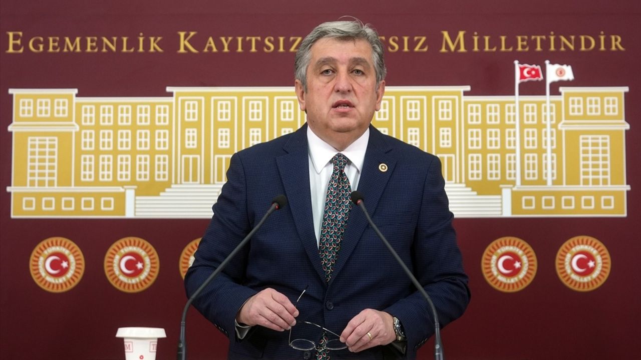 CHP'li Murat Çan'dan Tıp Fakülteleri Kontenjanlarına Eleştiri