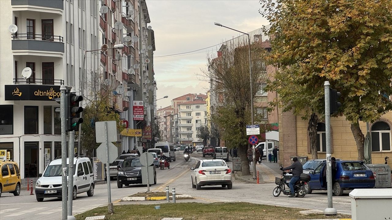 Çorum'daki Patlama Sonrası Hilal Apartmanı Yıkıldı