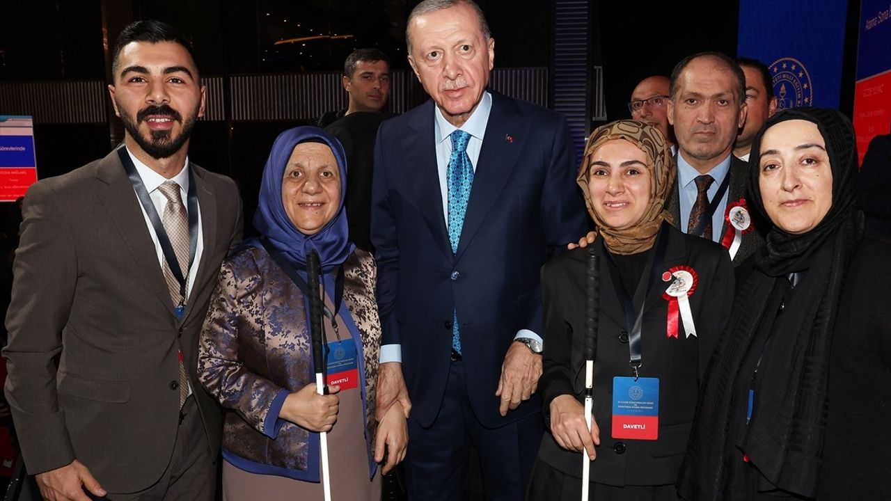 Cumhurbaşkanı Erdoğan'dan Öğretmenler Günü Mesajı