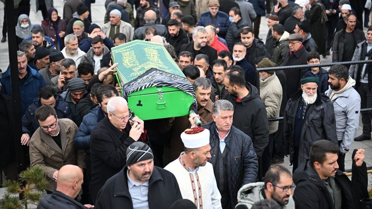 Cumhuriyetin Asırlık Şahidi Aliye Göker Hayatını Kaybetti