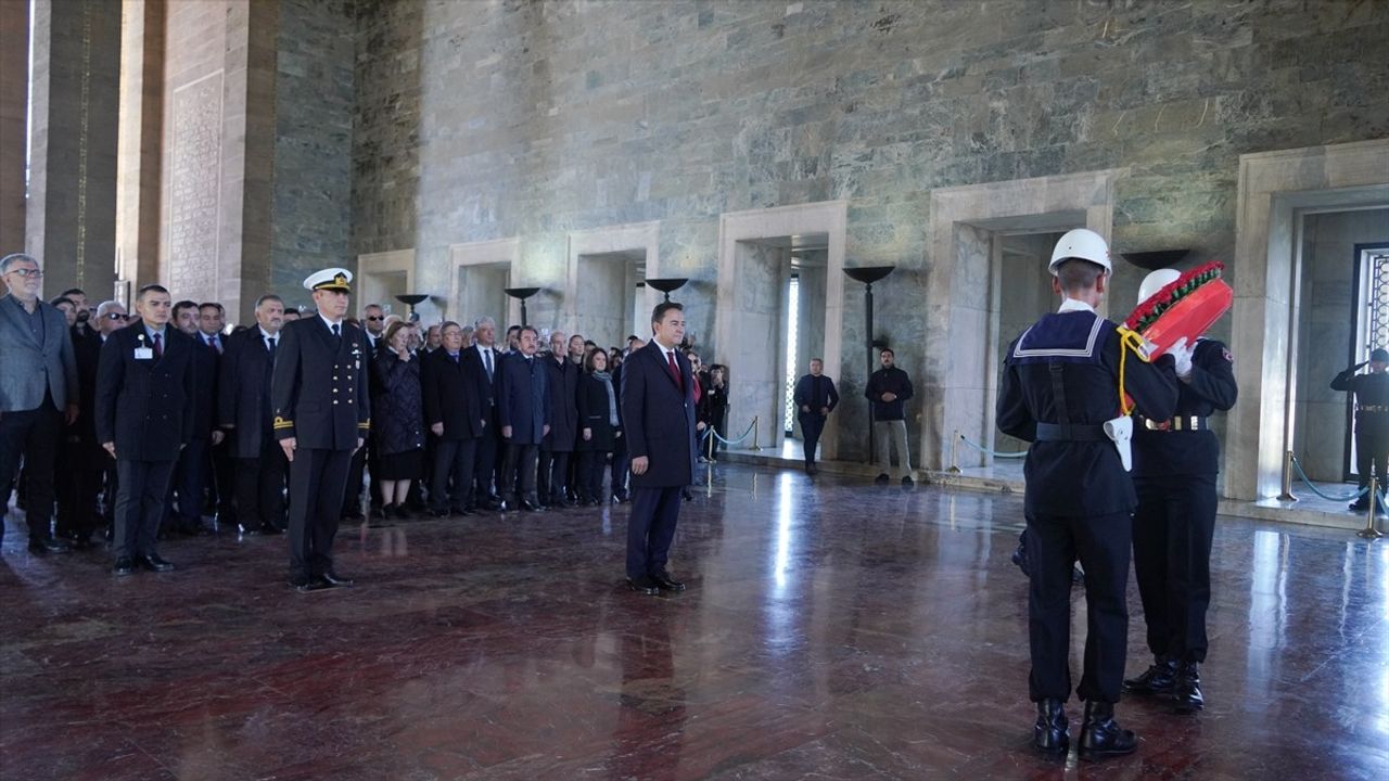 DEVA Partisi Anıtkabir Ziyaretiyle Atatürk'ü Andı