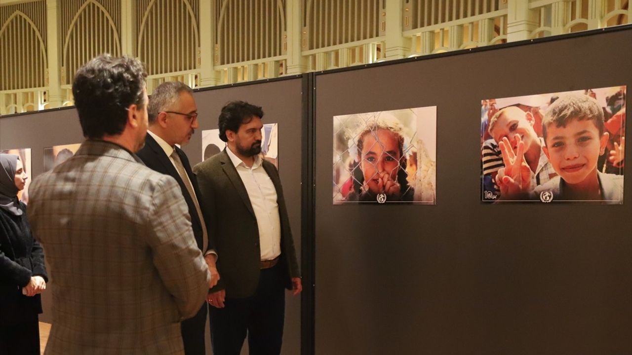 Dünya Çocuk Hakları Günü Sergisi Taksim Camii'nde Hayata Geçti