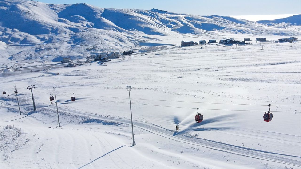 Erciyes Kayak Merkezi'nde Kar Manzaraları