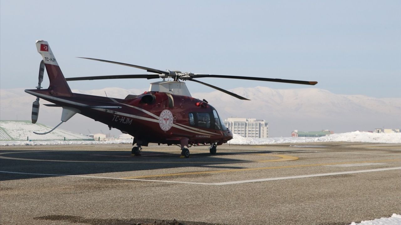 Erzurum'da Kalp Krizi Geçiren Hasta Ambulans Helikopterle Kurtarıldı