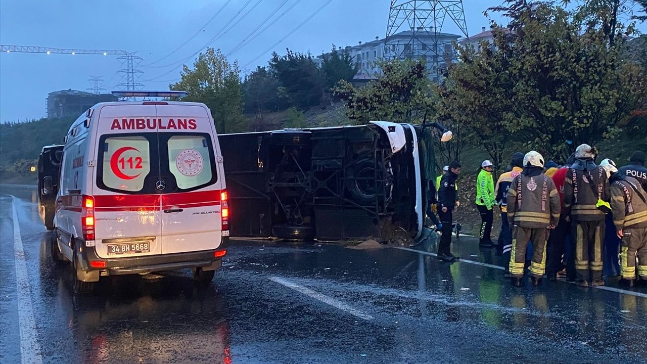 Esenler'de Yolcu Otobüsü Devrildi: 2 Ölü, 15 Yaralı