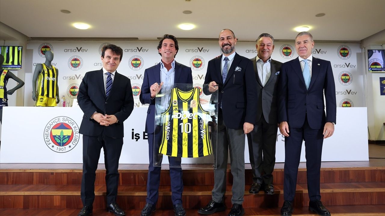 Fenerbahçe ve ArsaVev Arasında Yeni Sponsorluk Anlaşması