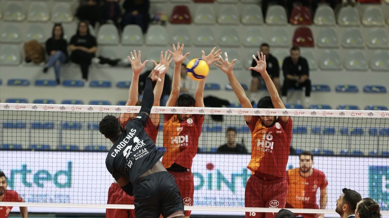 Galatasaray HDI Sigorta Voleybolda Bursa'yı Mağlup Etti