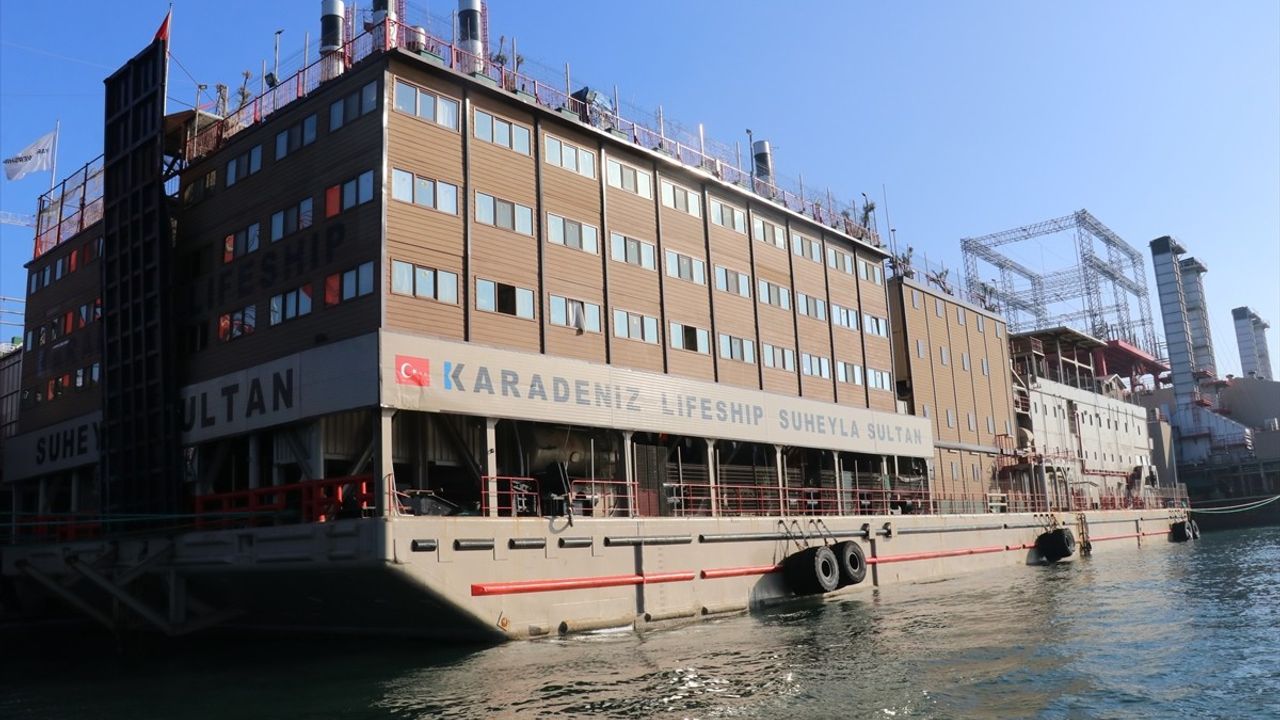 Hatay'daki Geçici Barınma Gemisi Yalova'da Bakıma Alındı