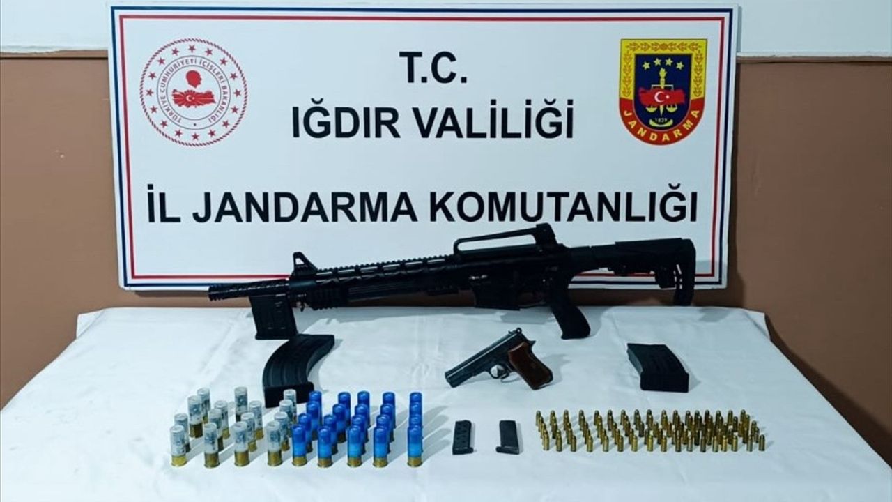 Iğdır'da Silah ve Kaçak Akaryakıt Operasyonu: 3 Şüpheli Yakalandı