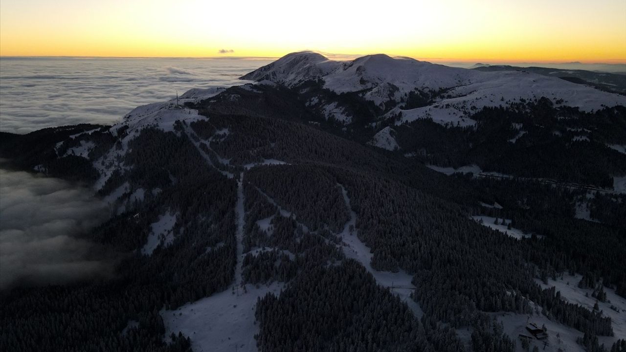 Ilgaz Dağı'nın Sisle Kaplanan Güzelliği Havadan Görüntülendi