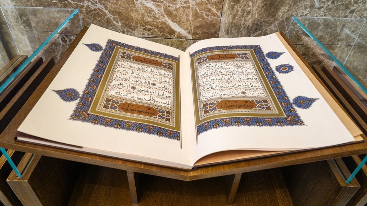 İstanbul Mushafı Cumhurbaşkanlığı Kütüphanesi'nde Sergileniyor