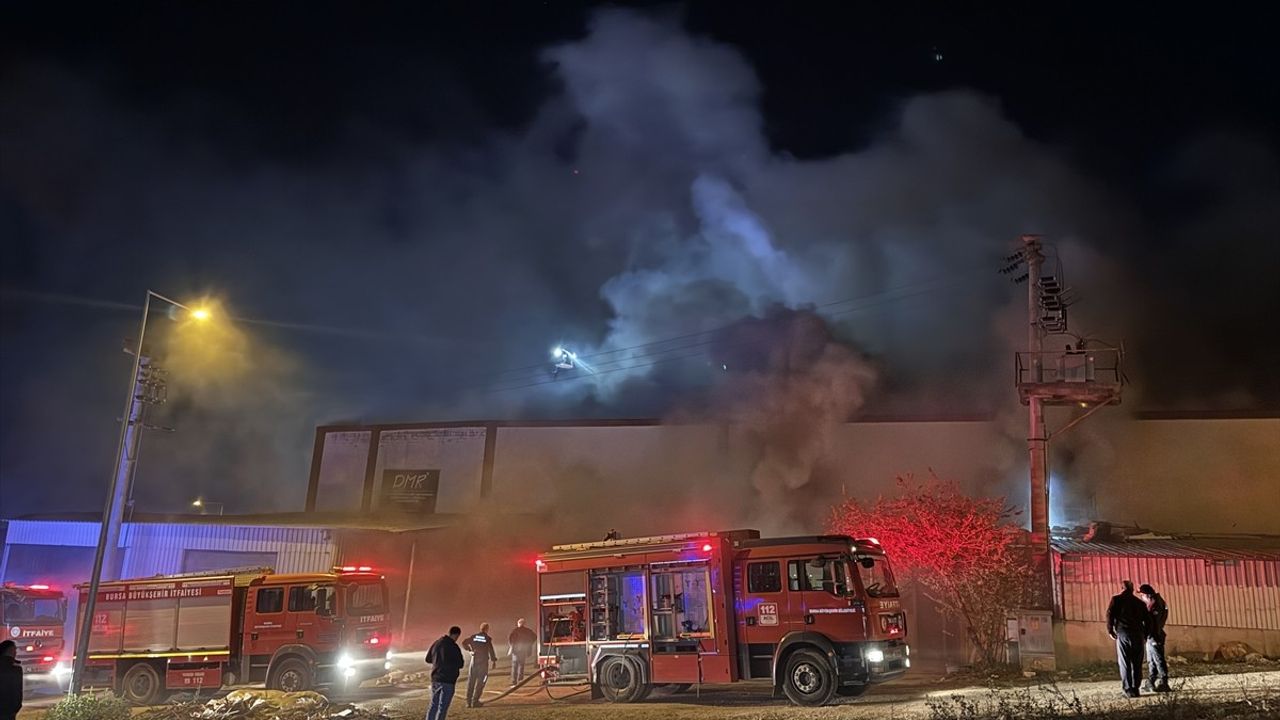 İzmir'de Polis Ekiplerine Silahlı Saldırı: 13 Gözaltı Daha