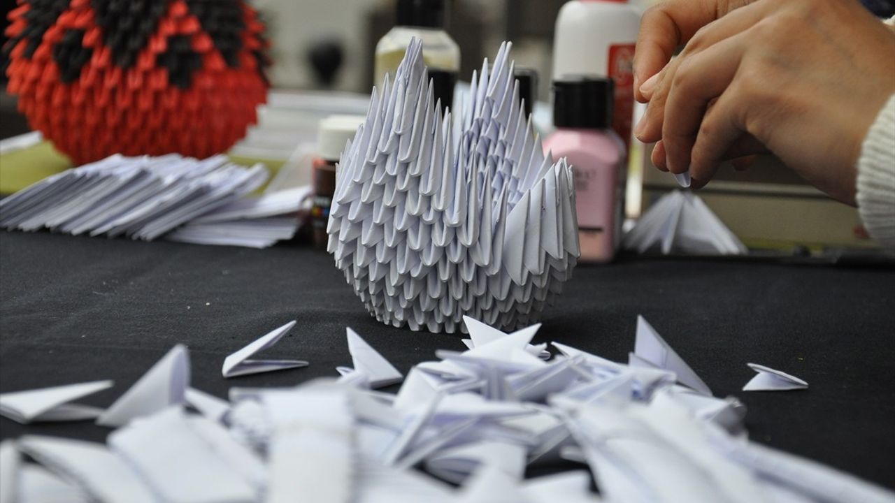 Japon Origami Sanatı ve Özbek Desenlerinin Buluşması